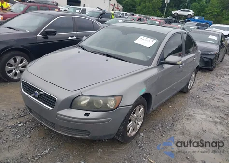 2006 Volvo S40 2.4I from USA, damaged, VIN YV1MS382162195052